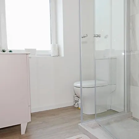 Minimalist Studio Old Town By Hostlovers *