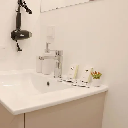 Apartment Minimalist Studio Old Town By Hostlovers